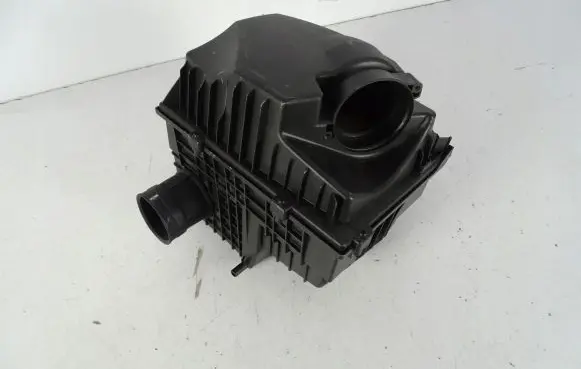 Renault Master III Air filter box 165008632R