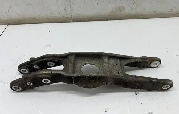 Rear upper control arm/wishbone