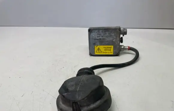 Volvo S40, V40 Headlight ballast module Xenon 5DV00776043 30859759
