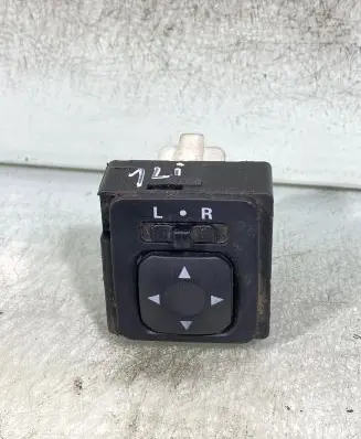 Mitsubishi Outlander Wing mirror switch 183570