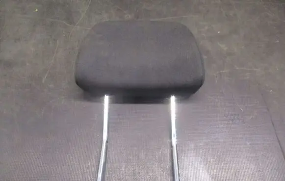 Opel Zafira B Front seat headrest 
