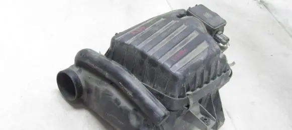 Suzuki XL7 I Air filter box 65D-A01