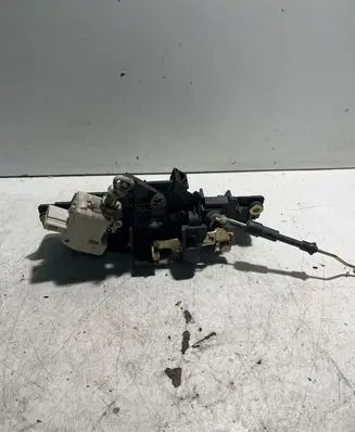 Audi A6 S6 C5 4B Tailgate/trunk/boot lock/catch/latch 4B0827565H 8D9827565C