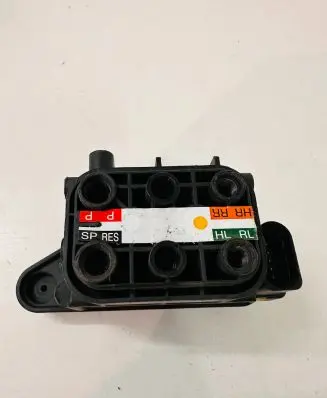 Jaguar XJ X351 Air suspension valve block AW933B486AA