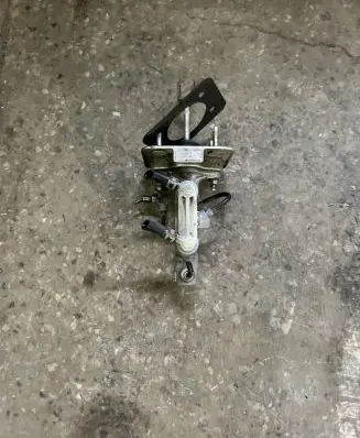 Toyota Prius (NHW20) Master brake cylinder