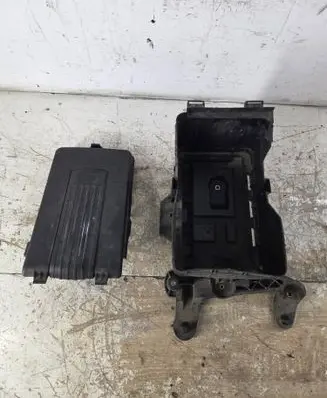 Volkswagen Golf V Battery box tray 1k0915443