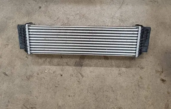 BMW 7 F01 F02 F03 F04 Intercooler radiator