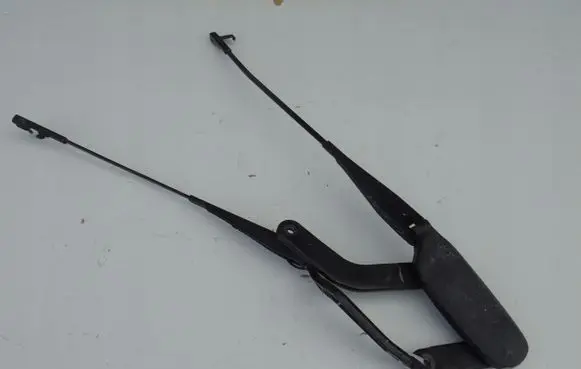 Ford C-MAX II Front wiper blade arm