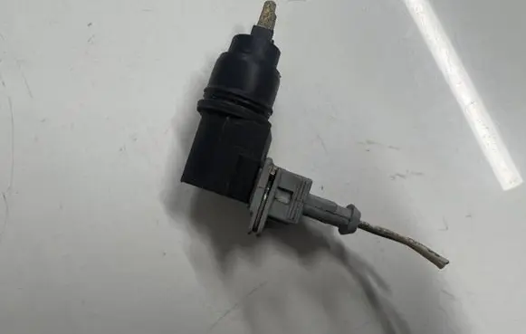 Peugeot 607 Coolant level sensor 9753584780 731038