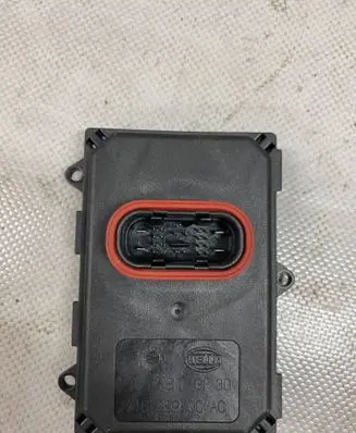 Volkswagen Touareg II Headlight ballast module Xenon 8U0941329