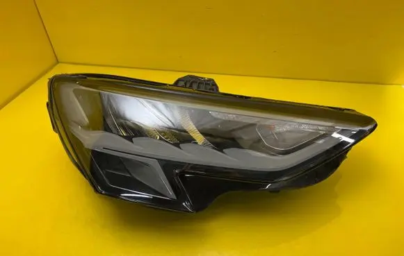 Audi A3 8Y Headlight/headlamp 8Y0941012