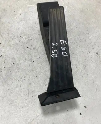 BMW 5 E60 E61 Accelerator throttle pedal 6766930 0105 25916010