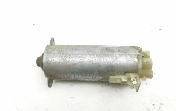 Volvo XC90 Seat adjustment motor 0130002532