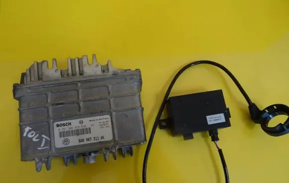 Seat Toledo I (1L) Engine control unit/module 0261203635 8A0907311AK