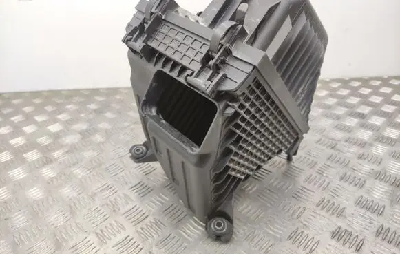 Hyundai Santa Fe Air filter box 281002W300