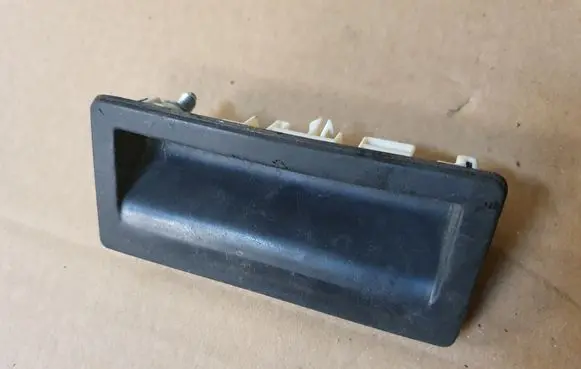 Audi A3 S3 8V Tailgate/boot open switch button 5N0827566T