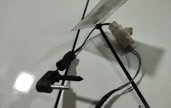 Toyota Yaris Outside/exterior temperature sensor 