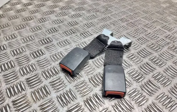 Ford Fiesta Rear seatbelt buckle 2s6aa613k21ac