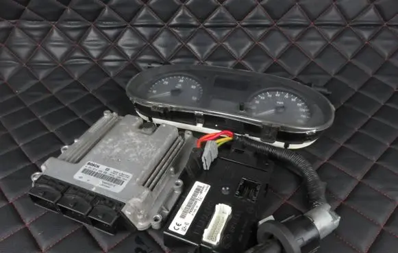 Renault Trafic II (X83) Engine control unit/module 0281014208 8200752059 8200666516