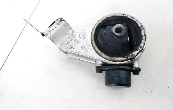 Mitsubishi Space Star Engine mount bracket