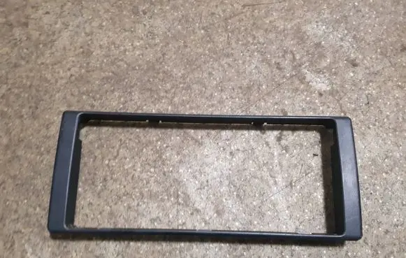 Radio/GPS head unit trim