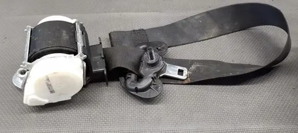 BMW 1 E81 E87 Seat belt trim 34003267