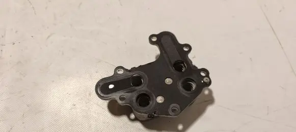 Opel Grandland X Oil filter mounting bracket