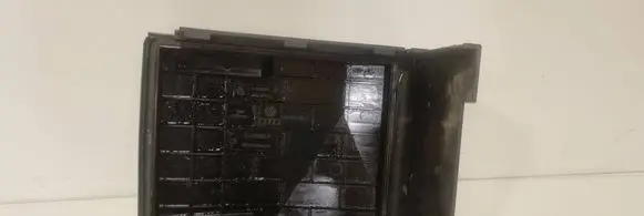 Volkswagen PASSAT B6 Fuse box cover 1K0937132F