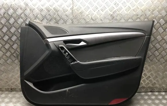 Hyundai i40 Front door card panel trim 823403Z000