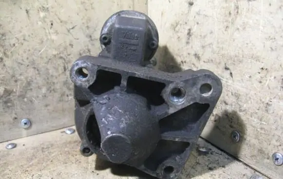 Renault Megane I Starter motor D7E6 16I16V79KW
