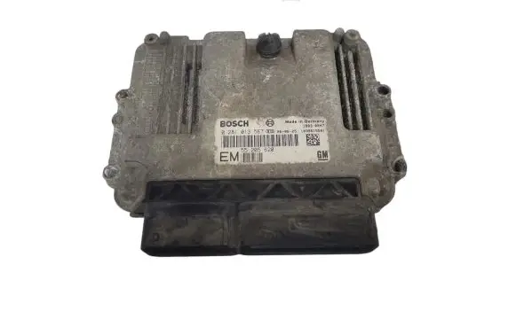 Opel Zafira B Engine control unit/module 0281013567 55205620