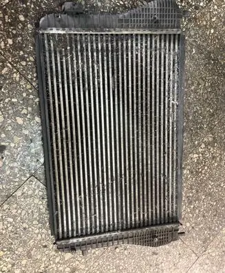 Volkswagen Jetta V Intercooler radiator 1k014580