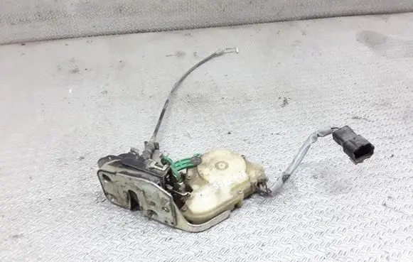 KIA Sorento Front door lock
