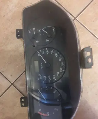 Mazda 626 Speedometer (instrument cluster) GE6SA
