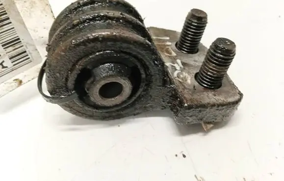 Volvo S60 Engine mount bracket 