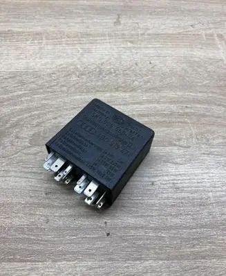 Volkswagen PASSAT B5.5 Other relay 4B0919471 5KG006568