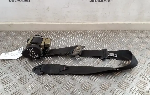 Peugeot 607 Front seatbelt B507744