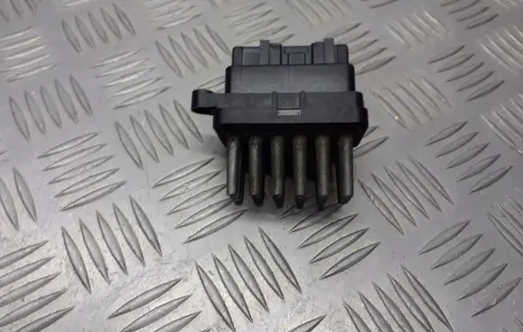 Ford Focus Heater blower fan relay 6G9T-19E624-AD