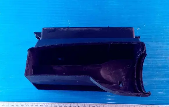 Volkswagen Jetta V Air intake duct part 1K0805962A