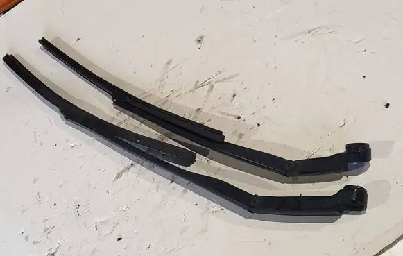 Honda Civic Front wiper blade arm 