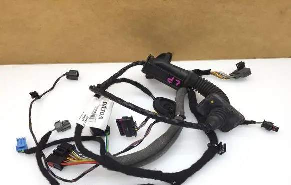 Volvo XC40 Front door wiring loom/harness boot 32218819AA F29584 C35644805