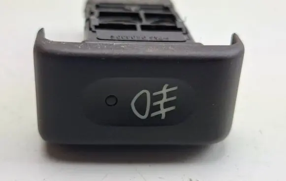 Land Rover Discovery Fog light switch YUG000720PUY 03035304 0130210802