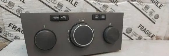 Opel Zafira B Climate control unit 13245114 18072006 901512570002