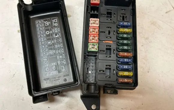 Mini Cooper Hatch Hardtop Fuse module 14266410 101401091002 1480790