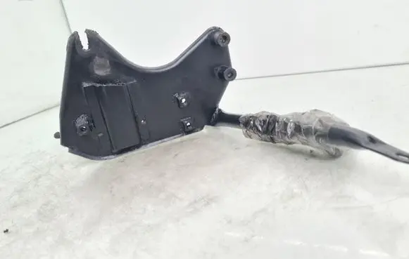 Volkswagen PASSAT B5 Engine mounting bracket 8D0199225D