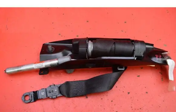 Volvo V70 Front seatbelt 