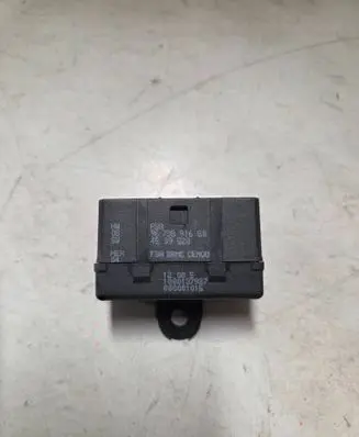 Peugeot 508 Seat heating relay 9673891680