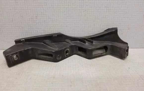 Volkswagen PASSAT B6 Front bumper mounting bracket 3C0807890
