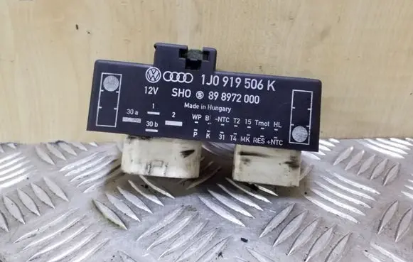 Coolant fan relay