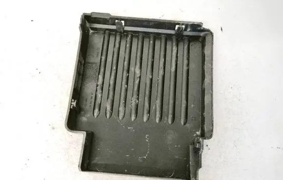 Peugeot 406 Fuse box cover 9638979680